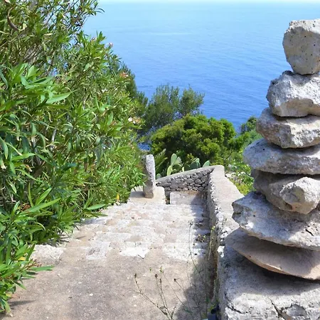 Leuca Cliff By Wowhomes *